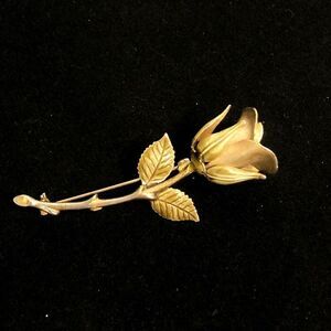 vintage long stem rose brushed gold tone enamel painted brooch 2.5 inches